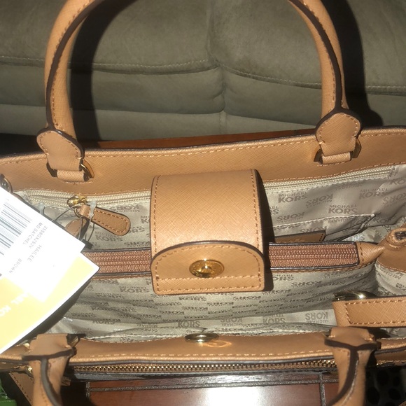 Michael Kors Handbag - Picture 2 of 4